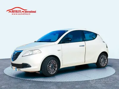 Usata Lancia Ypsilon Gold 95 CV (69 kW) 2013 Bianco Utilitaria