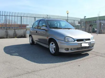 Usata Opel Corsa 106 CV (77 kW) 1995 Utilitaria