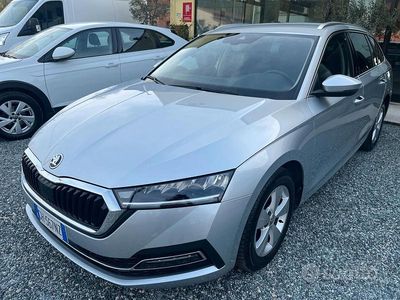 Usata Skoda Octavia 115 CV (84 kW) 2022 Grigio Station wagon