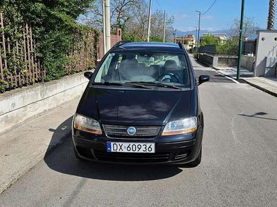Käytetty Fiat Idea Emotion 101 HP (74 kW) 2004 Musta Tila-auto