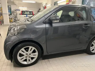 Usata Toyota iQ 99 CV (72 kW) 2009 Grigio Utilitaria