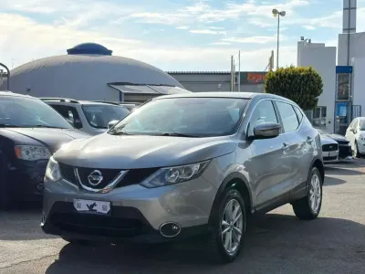 Usata Nissan Qashqai Acenta 110 CV (80 kW) 2015 Grigio SUV