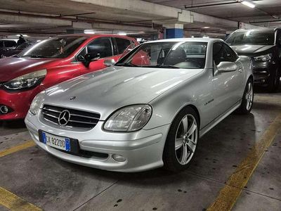 Usata Mercedes SLK200 163 CV (119 kW) 2002 Argento Cabrio