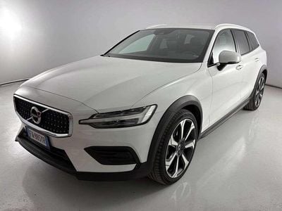 Usata Volvo V60 CC Business Edition 190 CV (139 kW) 2019 Bianco Station wagon