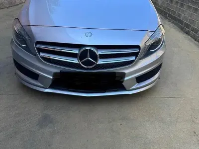 Usata Mercedes A180 Premium 109 CV (80 kW) 2015 Grigio Utilitaria