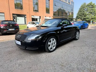 Usata Audi TT Roadster Ambiente 225 CV (165 kW) 2000 Nero Cabrio