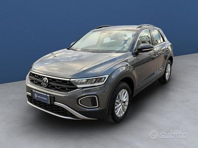 Usata VW T-Roc Life 150 CV (110 kW) 2024 Grigio SUV
