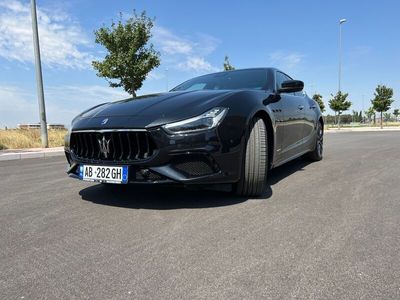 usata Maserati Ghibli MHEV 330 CV Sempre box privato, perfetta come nuova