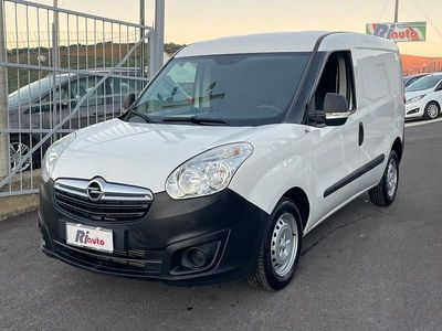 Usata Opel Combo 105 CV (77 kW) 2015 Bianco Monovolume