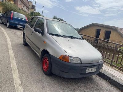 Usata Fiat Punto 34 CV (25 kW) 1995 Grigio Utilitaria