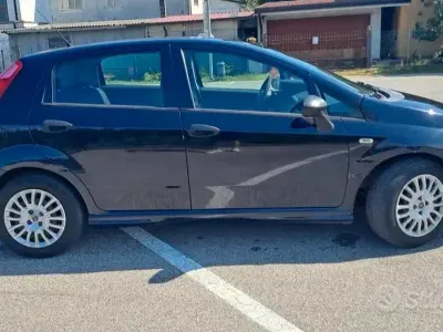Usata Fiat Grande Punto 65 CV (47 kW) 2012 Nero Utilitaria