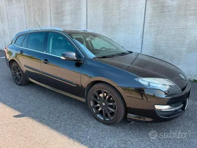 Usata Renault Laguna III 150 CV (110 kW) 2014 Nero Station wagon