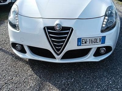 Usata Alfa Romeo Giulietta Distinctive 105 CV (77 kW) 2014 Bianco Utilitaria