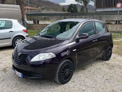 Usata Lancia Ypsilon S 95 CV (69 kW) 2014 Viola Utilitaria