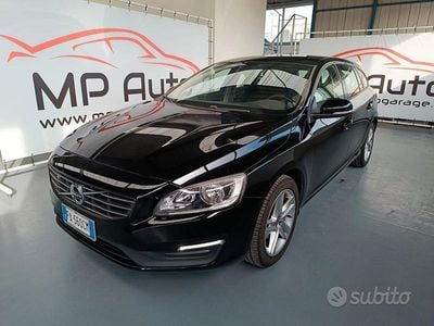 Usata Volvo V60 Momentum 114 CV (83 kW) 2015 Nero Station wagon
