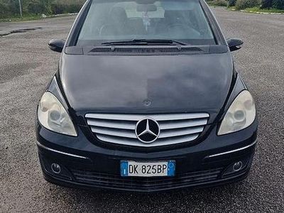 Usata Mercedes B200 140 CV (102 kW) 2007 Nero Monovolume