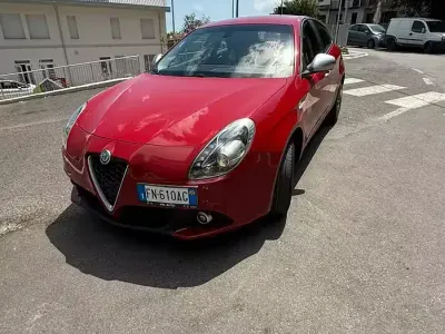 Usata Alfa Romeo Giulietta 120 CV (88 kW) 2018 Rosso Utilitaria