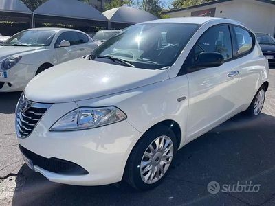 Gebraucht Lancia Ypsilon Silver 69 PS (50 kW) 2012 Weiß Kleinwagen