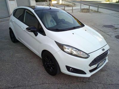Usata Ford Fiesta 60 CV (44 kW) 2016 Bianco Berlina