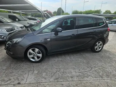 Usata Opel Zafira Tourer Cosmo 150 CV (110 kW) 2012 Antracite metallizzato Monovolume