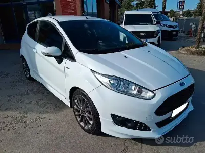 Gebraucht Ford Fiesta ST-Line 101 PS (74 kW) 2016 Weiß Kleinwagen