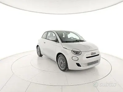 Nuova Fiat 500 65 CV (47 kW) 2026 Grigio Berlina