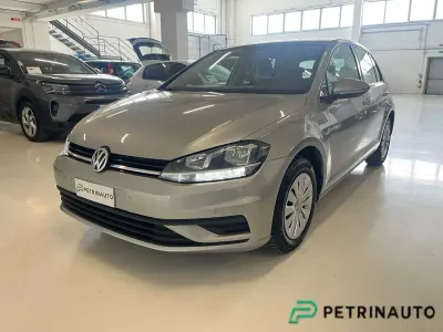 Usata VW Golf VII Trendline 110 CV (80 kW) 2017 Grigio met Berlina
