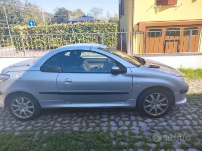 Usata Peugeot 206 109 CV (80 kW) 2003 Grigio Cabrio