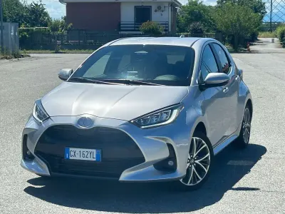 Usata Toyota Yaris Hybrid 92 CV (67 kW) 2025 Argento Berlina