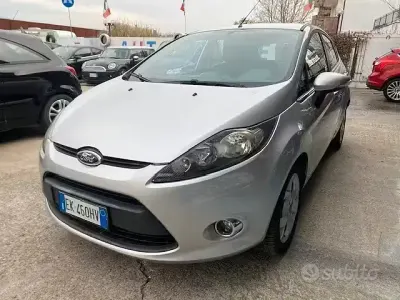 Occasion Ford Fiesta Titanium 68 ch (50 kW) 2011 Gris Berline
