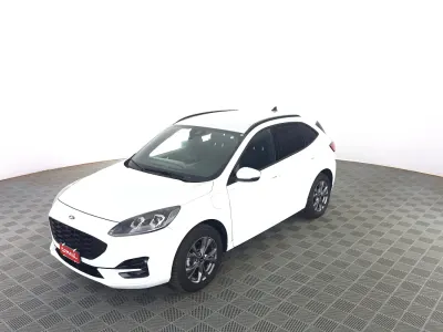 Usata Ford Kuga 152 CV (111 kW) 2023 Frozen white SUV