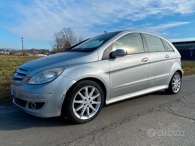 Usata Mercedes B180 2008 Grigio Monovolume