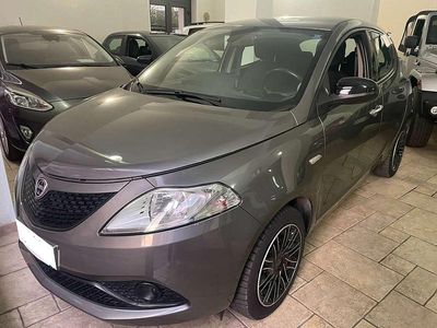 Usata Lancia Ypsilon Gold 69 CV (50 kW) 2020 Grigio Utilitaria
