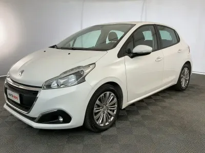 Usata Peugeot 208 Active 102 CV (75 kW) 2020 Bianco Utilitaria