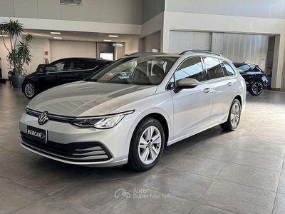 Usata VW Golf VIII Life 116 CV (85 kW) 2021 Nero Station wagon