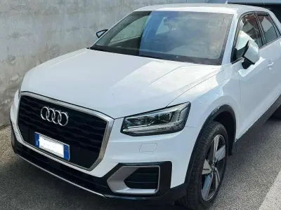 Usata Audi Q2 Business 116 CV (85 kW) 2017 Bianco SUV