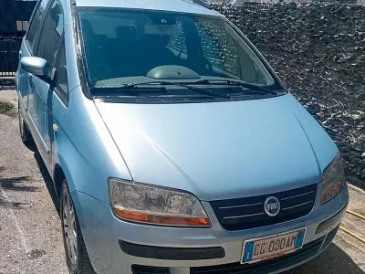 Usata Fiat Idea 69 CV (50 kW) 2005 Blu Monovolume