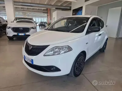 Usata Lancia Ypsilon 69 CV (50 kW) 2018 Bianco Utilitaria
