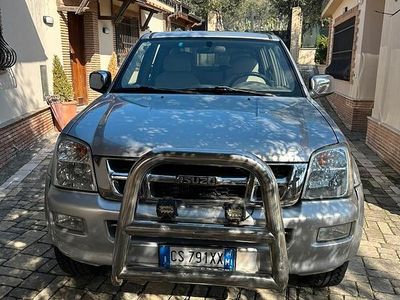 Usata Isuzu Pick up 131 CV (96 kW) 2004 Grigio Pick-up