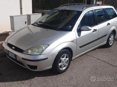 Usata Ford Focus 100 CV (73 kW) 2002 Grigio Station wagon