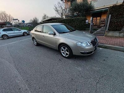 Usata VW Passat Comfortline 105 CV (77 kW) 2006 Berlina
