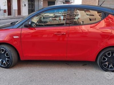 Usata Lancia Ypsilon S 85 CV (62 kW) 2014 Rosso Utilitaria