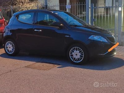 Usata Lancia Ypsilon Silver 95 CV (69 kW) 2017 Blu Utilitaria