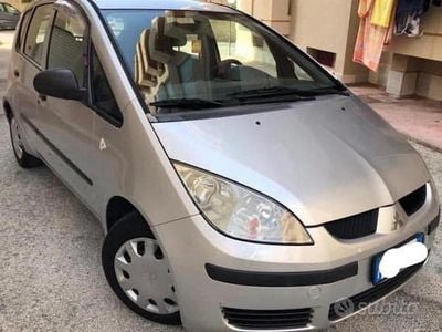 Grigio Usata 2006 Mitsubishi Colt Berlina | 2000 € (Buon prezzo)