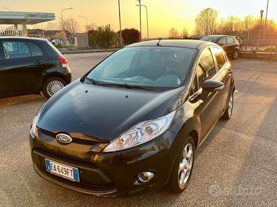 Usata Ford Fiesta Titanium 68 CV (50 kW) 2010 Nero Utilitaria