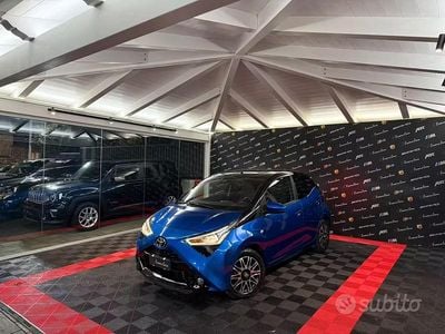 Usata Toyota Aygo Cool 72 CV (52 kW) 2018 Blu Utilitaria