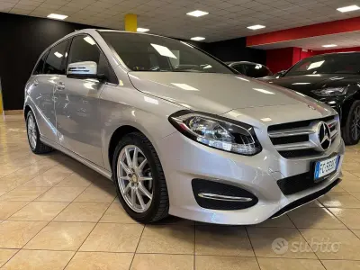 Usata Mercedes B180 109 CV (80 kW) 2016 Grigio Utilitaria