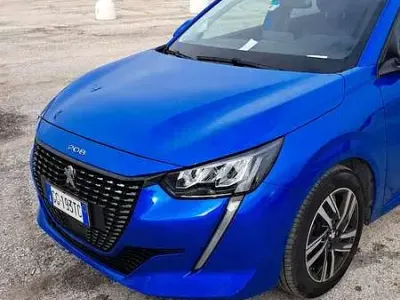 Usata Peugeot 208 Allure 101 CV (74 kW) 2021 Blu/azzurro Utilitaria