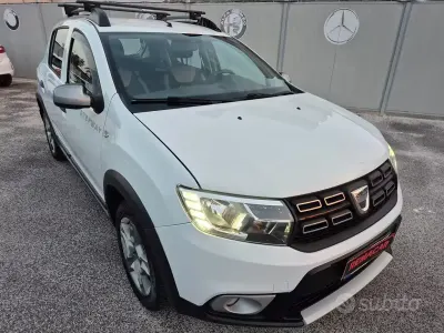 Usata Dacia Sandero Stepway 90 CV (66 kW) 2017 Bianco Berlina