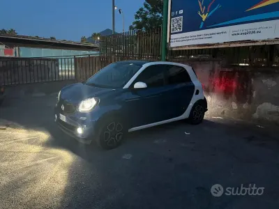 Usata Smart ForFour Prime 90 CV (66 kW) 2019 Bluazzurro Utilitaria